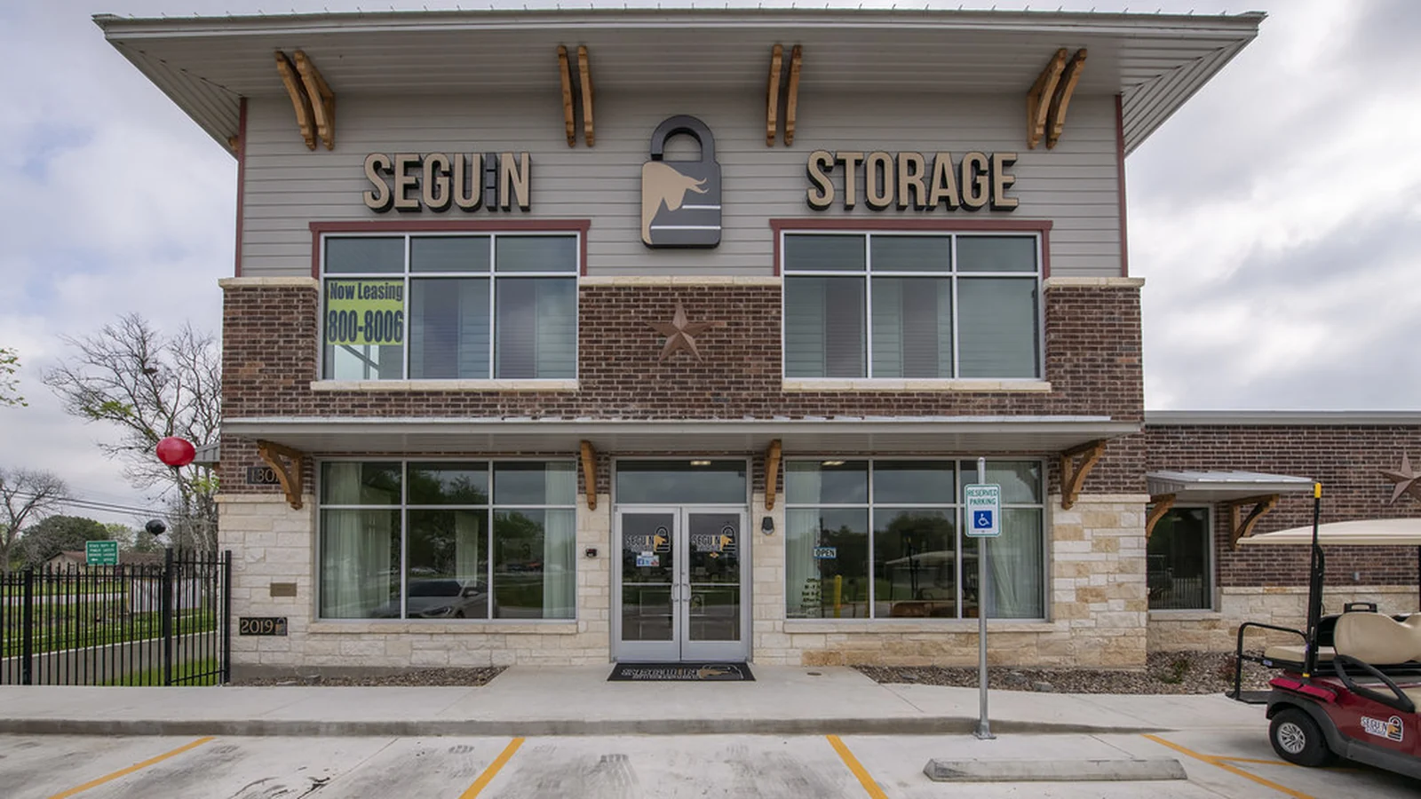 Comparison of the POW-LVM3K-24V-H and 3024LV-MSD Inverter/Chargers
