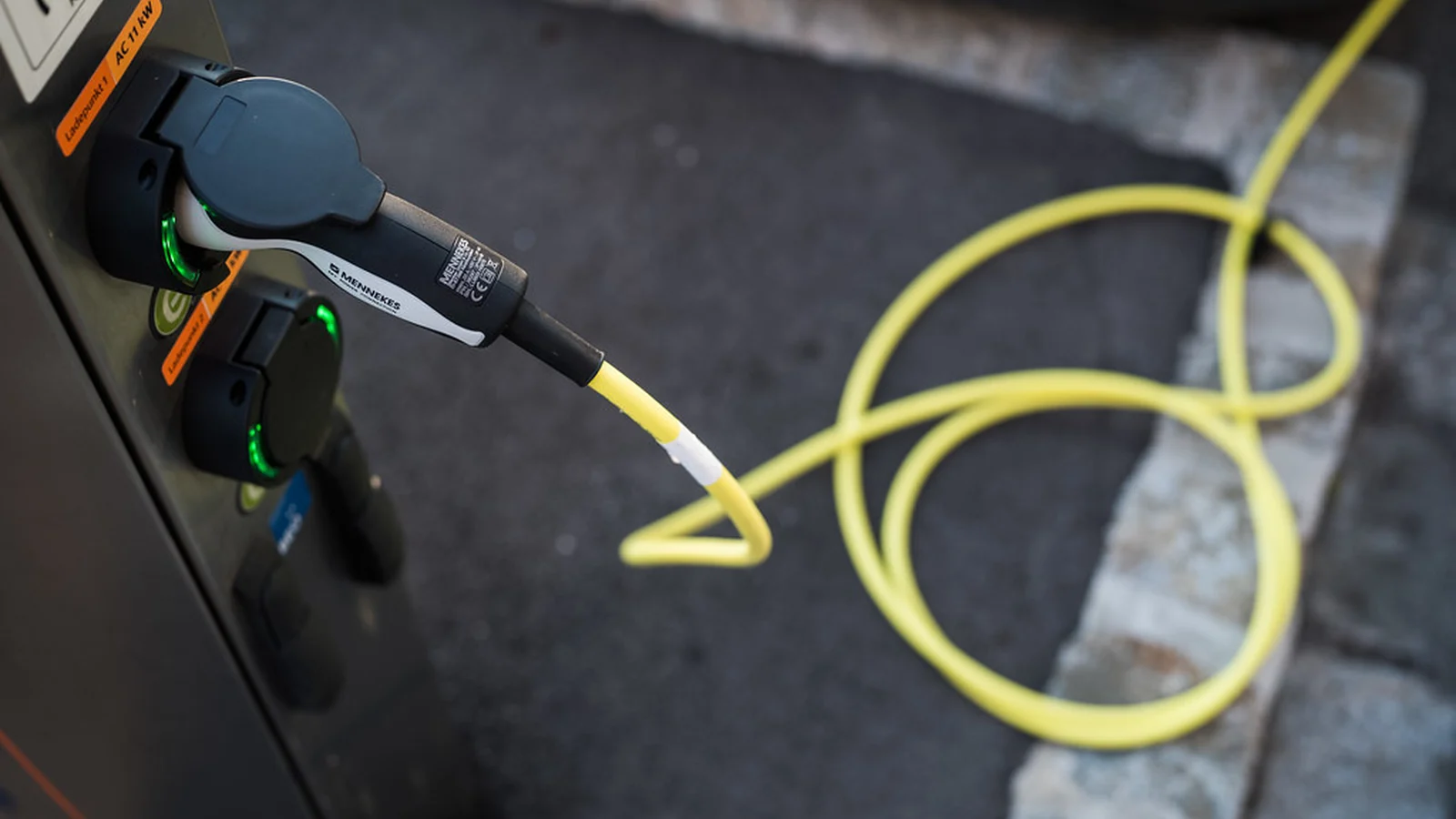Ford Shifts Gears: Kentucky Battery Plant Transitioning to Energy Storage Amid Job Cuts