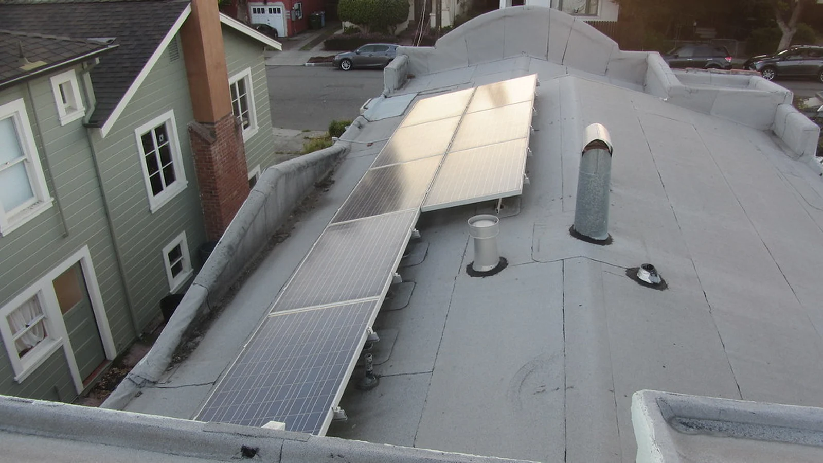 Proactive Power: Top Predictive Maintenance KPIs for Solar Success