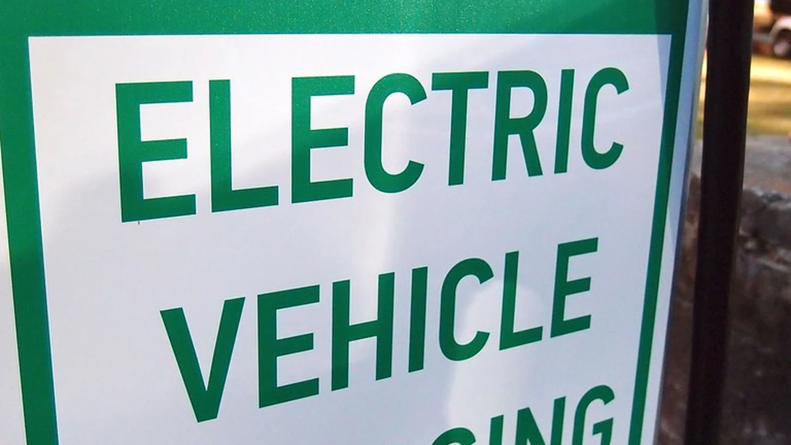Solar Integration in Transport Infrastructure: Practical Uses, Tradeoffs, and Limits