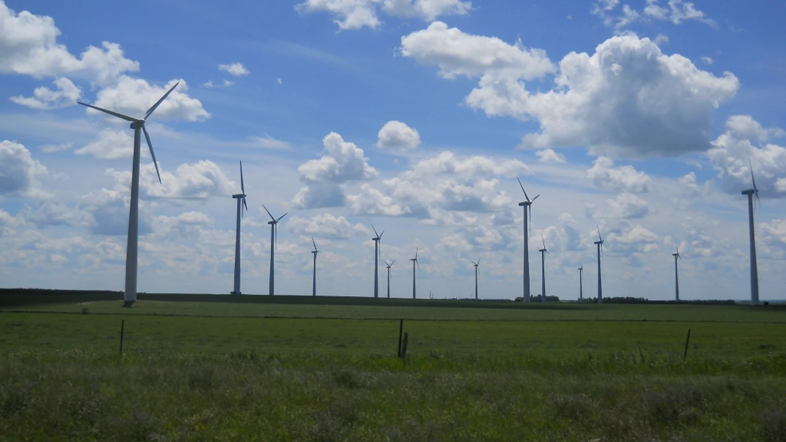 Harnessing the Best of Both: A Practical Guide to Wind-Solar Hybrid Systems